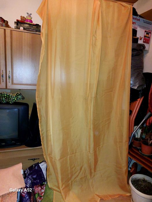 Продавам пердета