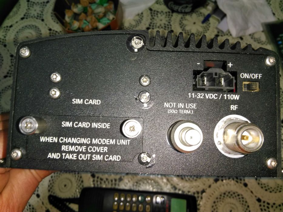 сателитен телефон