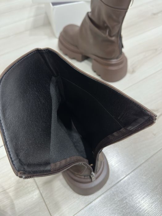 Женские ботинки