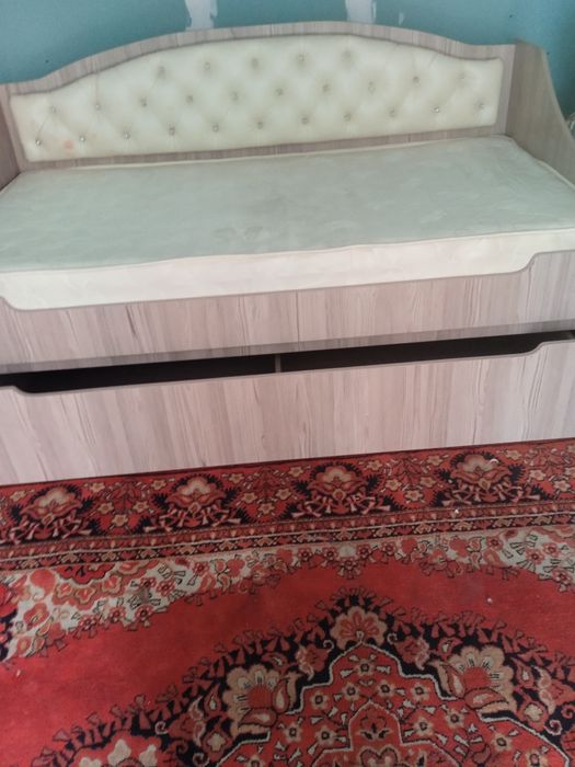 Кровать односпальная