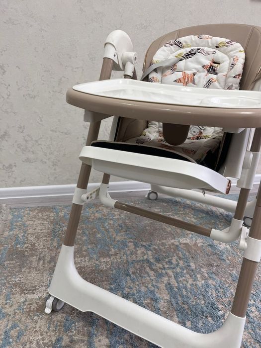 Продам детский стол