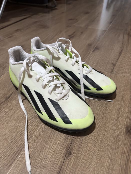 Стоношки, които са оригинални на марката adidas