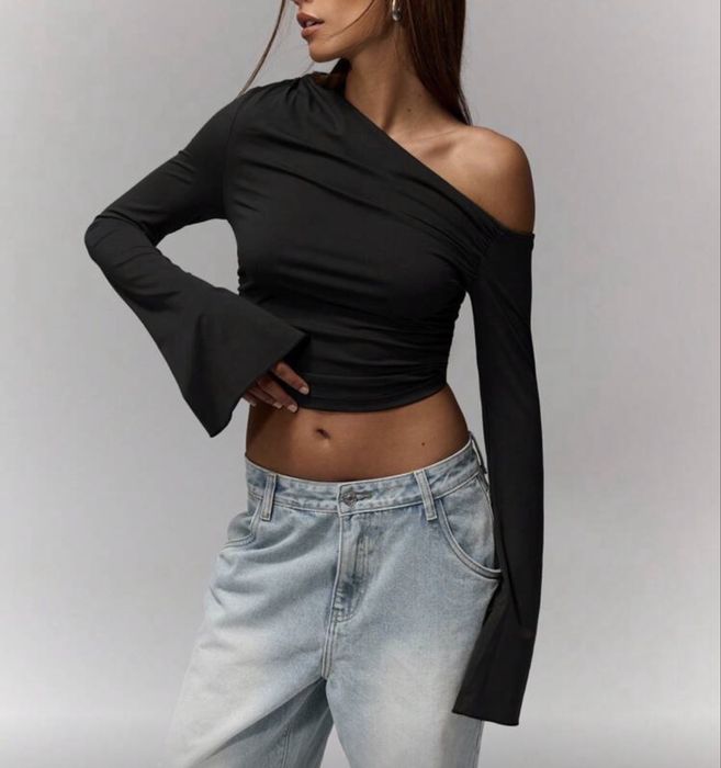 Стилна черна блуза