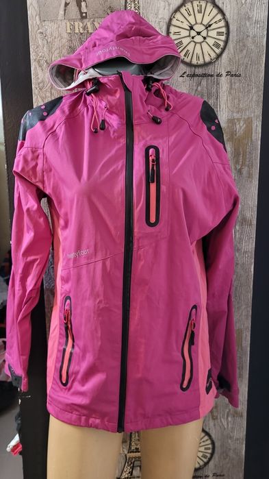 Дамски неопренови якета Bergans