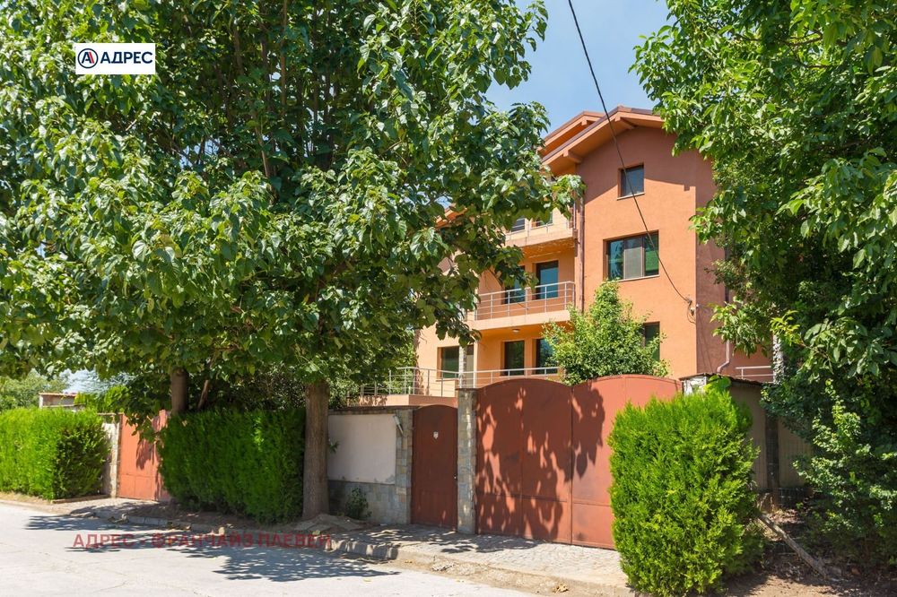 Къща в Плевен, област-с.Гривица площ 450 цена 439000