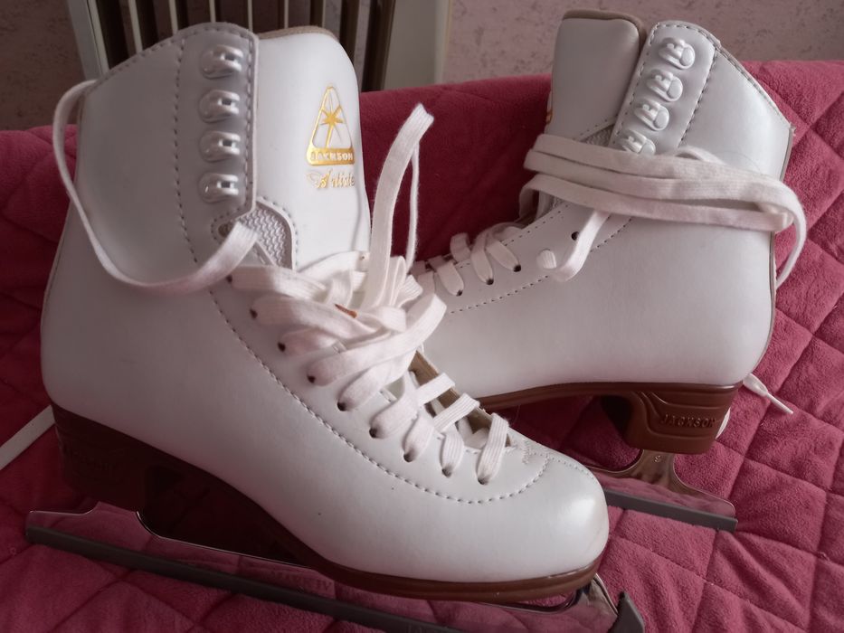 Срочно продам коньки