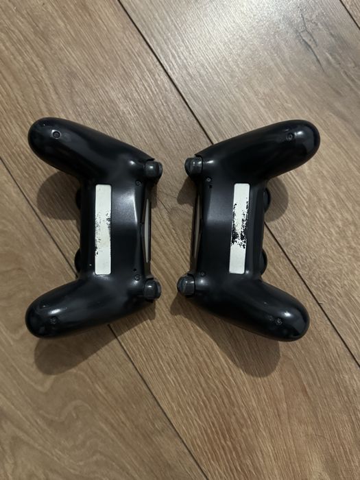 PS4 slim + 2 manete