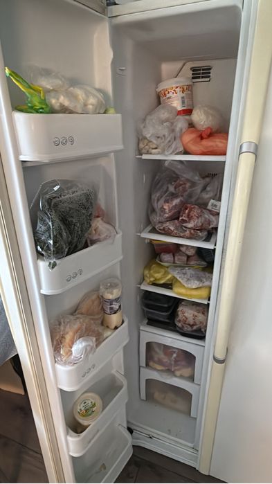 Отличный Холодильник б/у LG