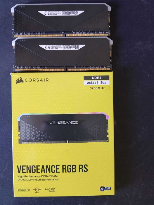 Memorie CORSAIR Vengeance RGB, 16GB (2x8GB) DDR4, 3200MHz CL16