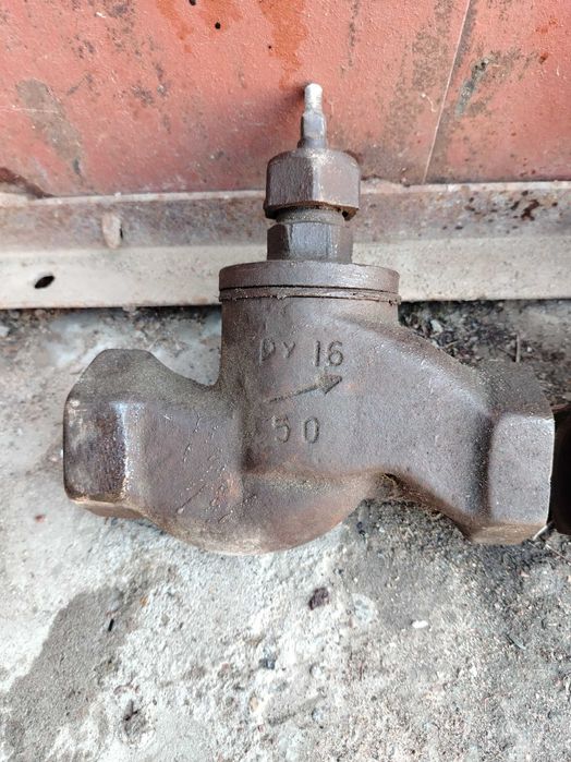 Вентиля чугунные.