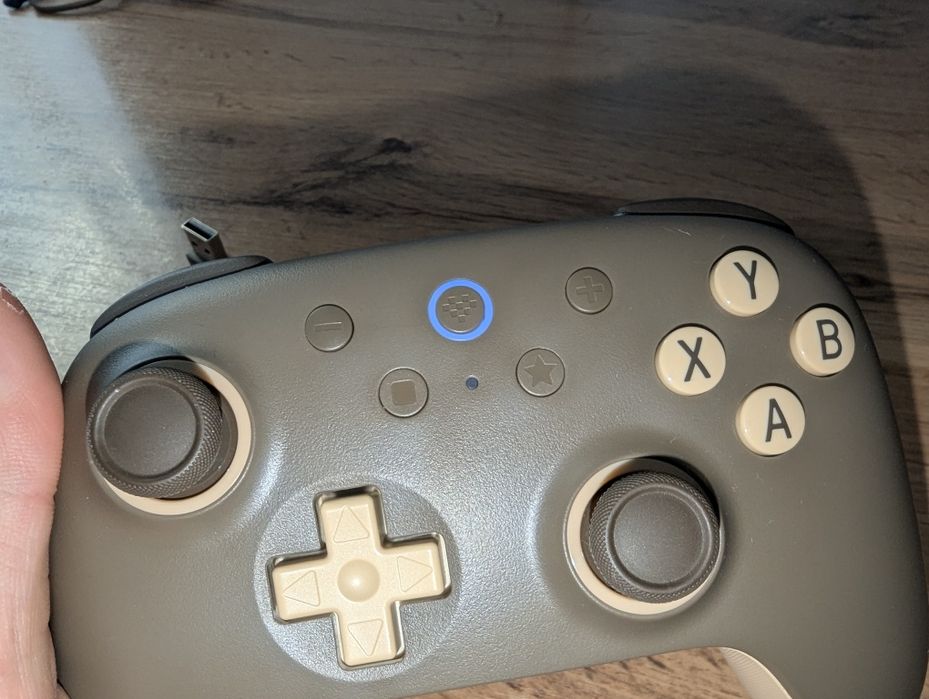 Беспроводной геймпад 8BitDo Ultimate 2C (2.4G / Bluetooth)