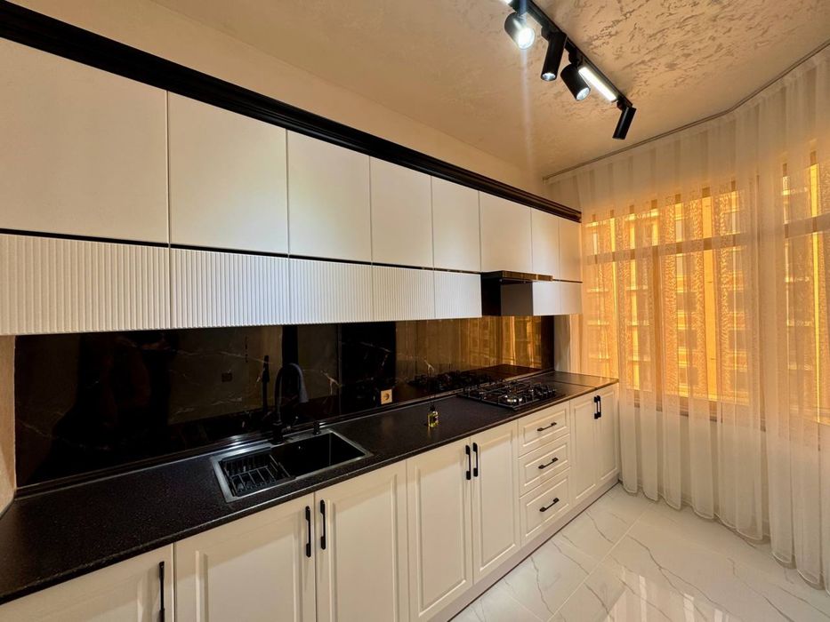 Продаётся 3-комнатная квартира в новостройке.