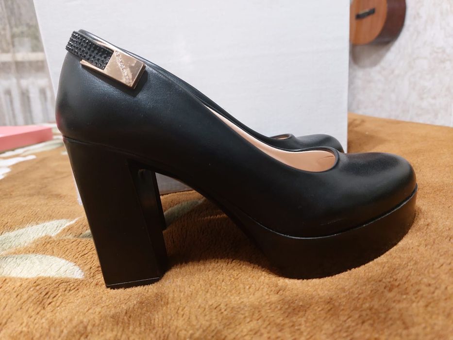 Продам туфли женские