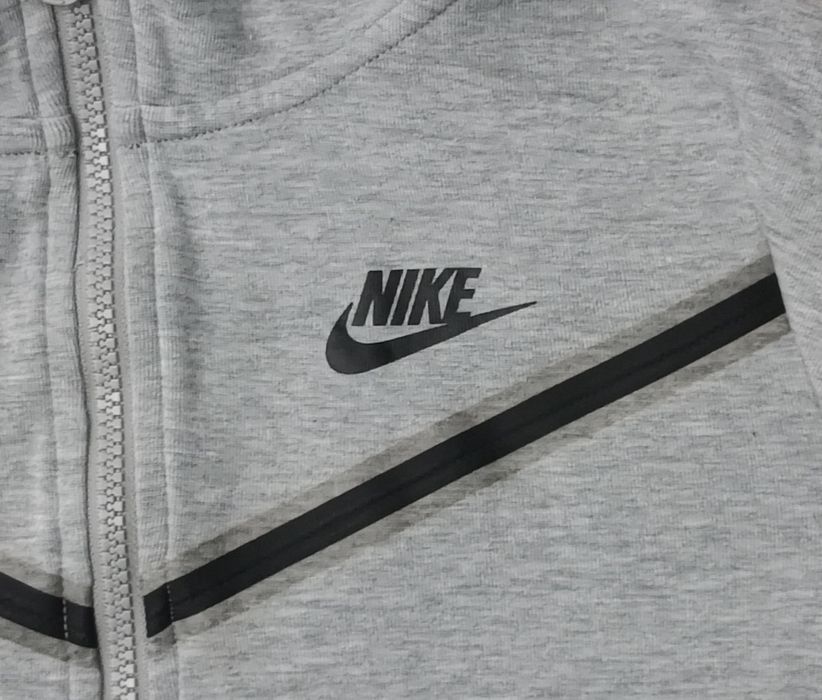 Nike Tech Fleece Sweatshirt оригинално горнище ръст 137-147см Найк