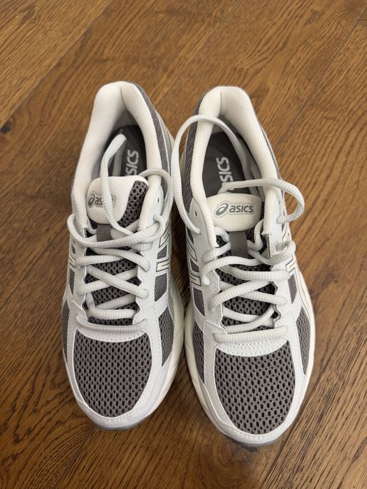 Кроссовки asics