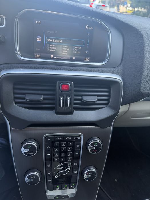 Volvo V40  1.6D  115 cp