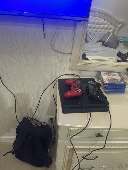 Продается Play Station SONY 4