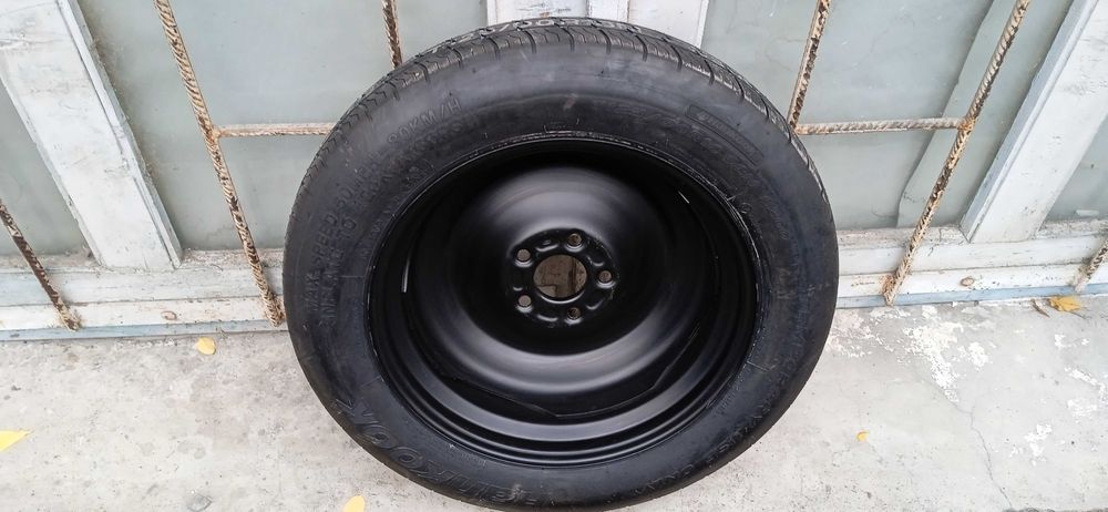 резервна гума патерица Форд Волво 16 или 17 цола нови