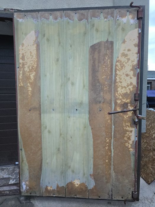 Продам гаражные ворота. Торг.