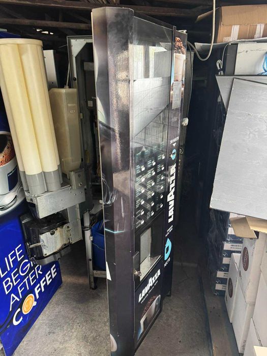 Кафемашина Astro с ТЪЧСКРИЙН!