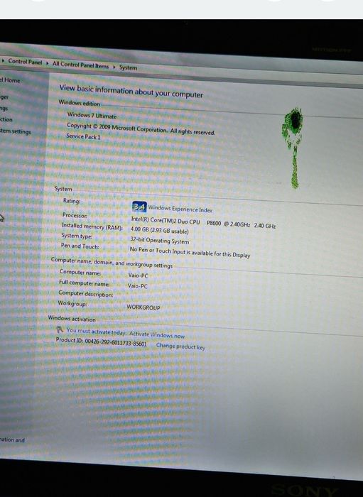 Laptop Sony Vaio cu două pete pe display