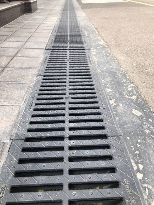 Лоток дренажний чугунные. Гидролика. Л-5 с решеткой чугунный, топиннг