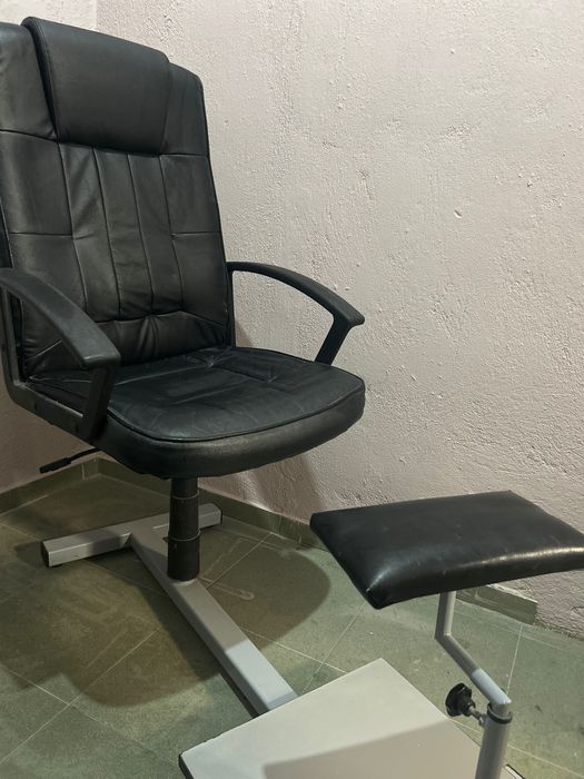 Стол за педикюр като нов