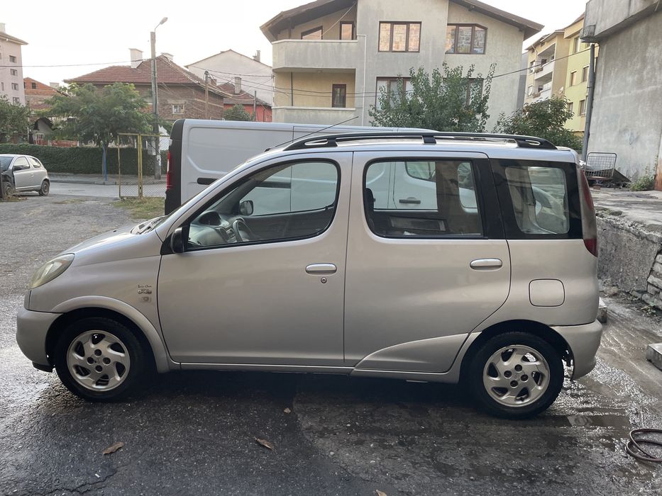 Toyota Yaris Verso на части