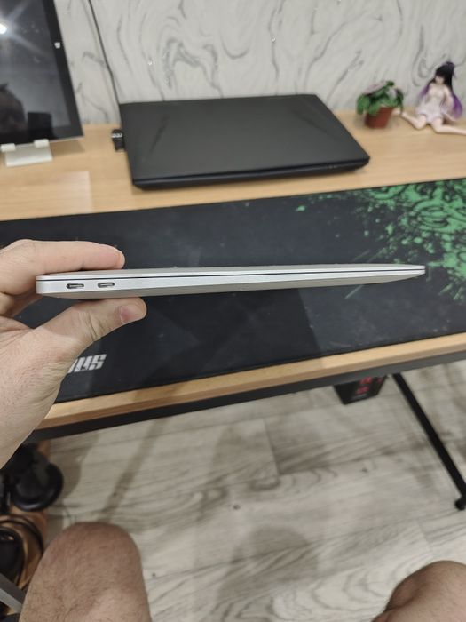 MacBook m1 256gg ram 8