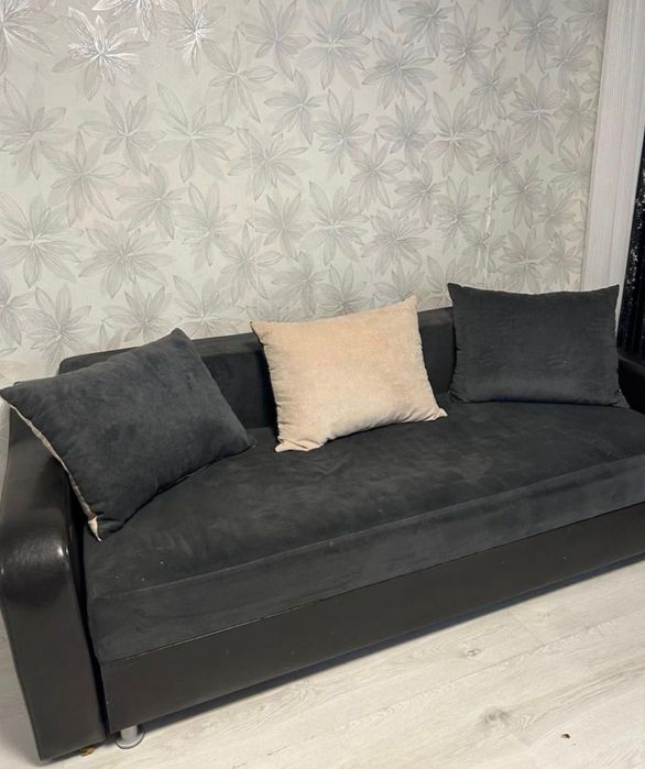 Canapea extensibilă 3 locuri