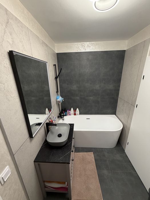 Vand casa in livezeni, finisata