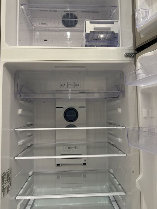 Холодильник Samsung