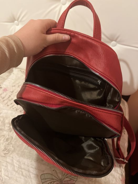 Продавам дамска чантичка!