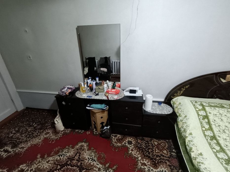 Продаю кровать и трюмо+ 2 тумбочки