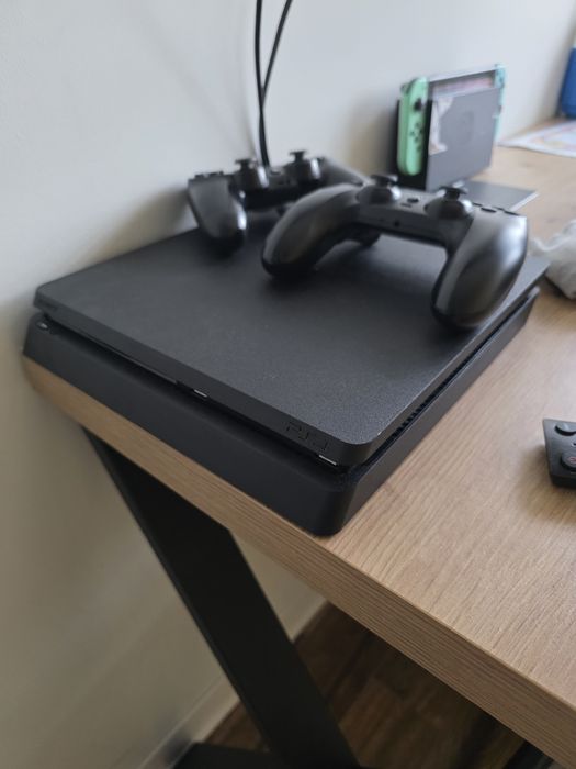 Ps 4 slim 1Tera  in stare excelenta