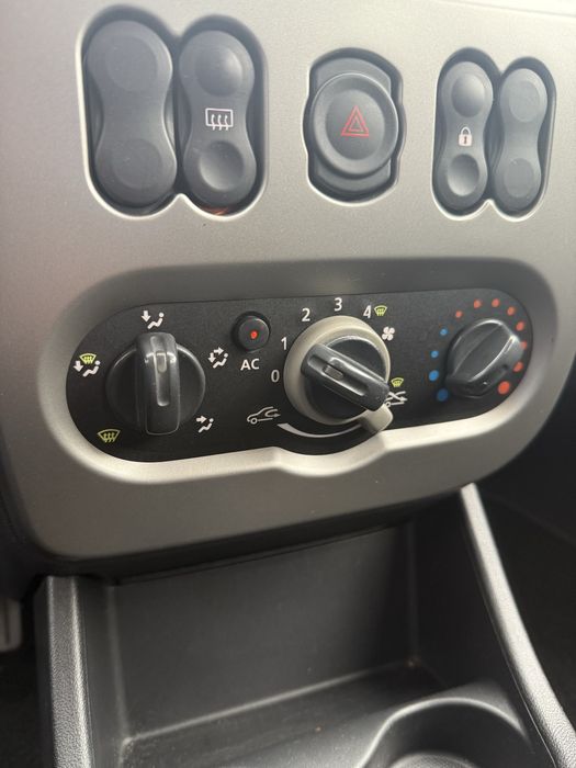 Dacia Sandero 2009 1.2 benzina 109 00 km