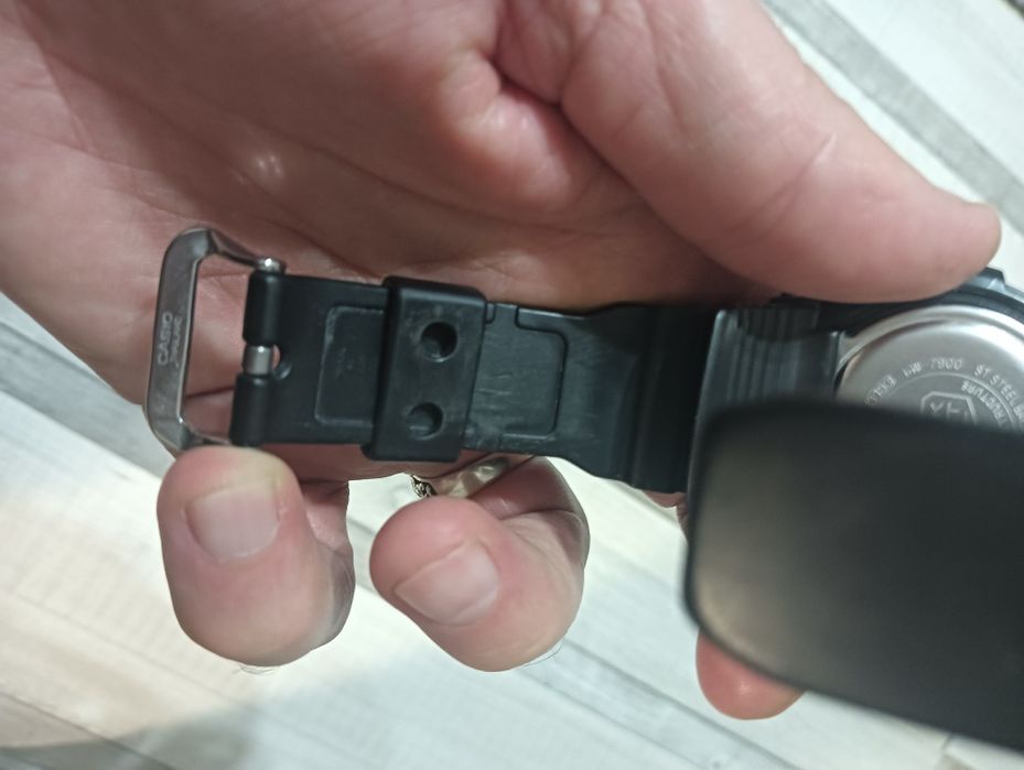 Vând două ceasuri casio