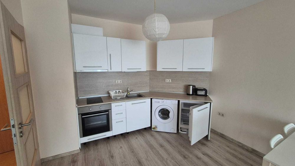 Продава се Двустаен апартамент в Варна, Аспарухово - 69 кв.м за 1197 €/кв.м - Снимка #2