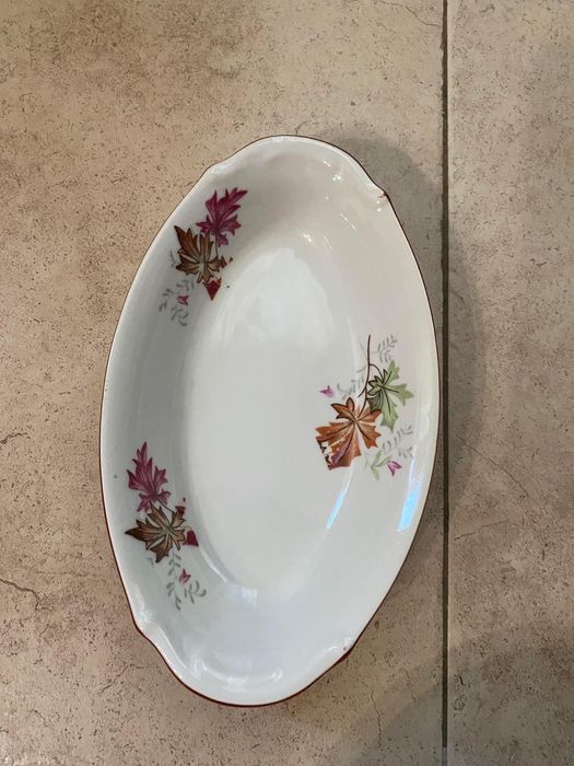 Комплект чинии на Изида 24части нови