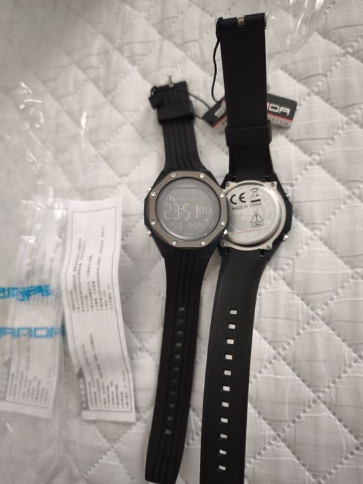 Vând ceasuri electronice SANDA și SKMEI noi cu etichete!