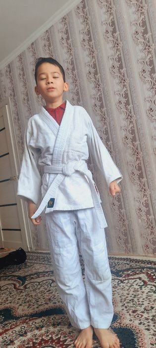 Костюм для JлетUDO  размер 1/140лет на 10-11.Новый