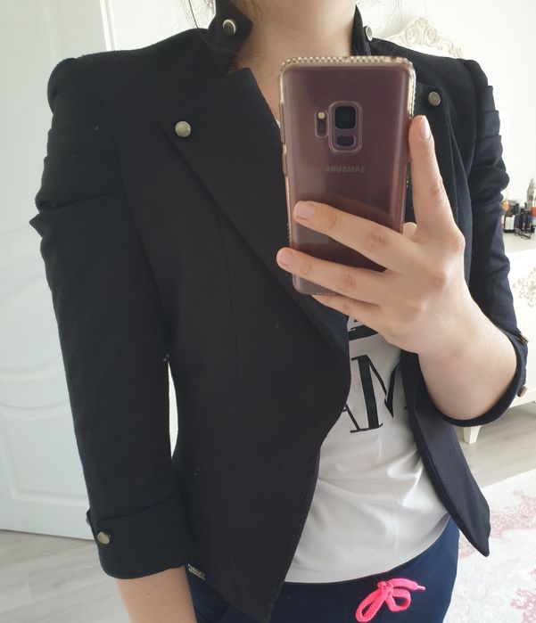 Дамско сако в черно