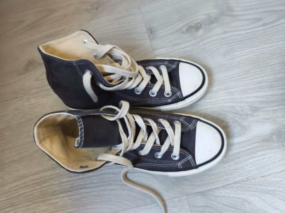 Converse adidasi