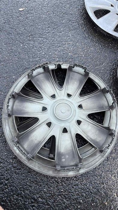 Продавам оригинални пластмасови тазове BMW 16″ – сиви