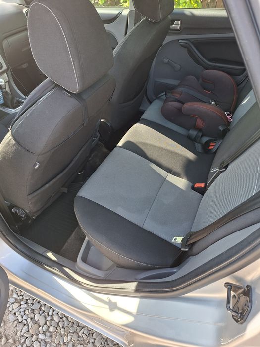 FORD Focus 2011 — imagine 5