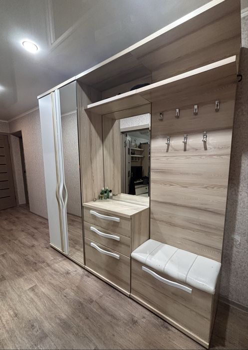 Продам прихожую!