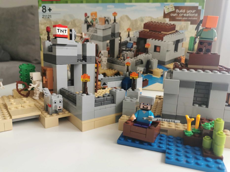 Lego Minecraft 21121
