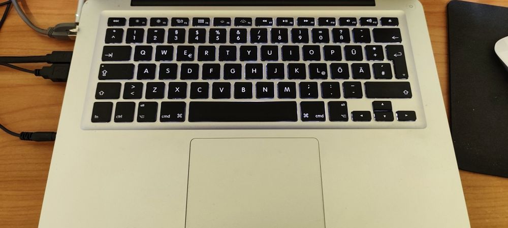 Macbook Pro A1278 i5, 1 TB, 16 GB RAM, Mouse magic 3