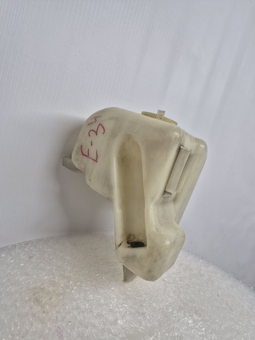 Бачок омывателя BMW E34 M60