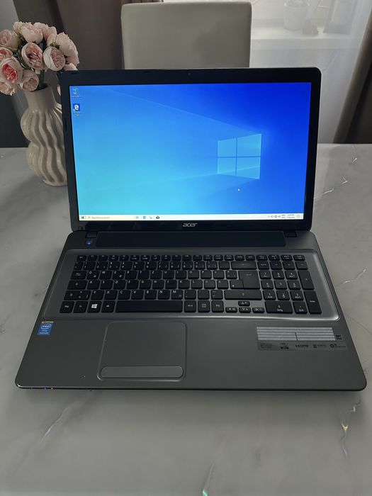 Acer Aspire E1, 17 inch, Procesor Intel Pentium, 4Gb Ram, 500Gb HDD.